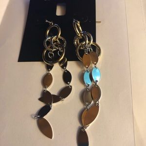 Alfani two tone linked linear drop earrings NWT
